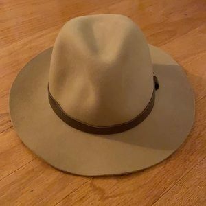 H&M light brown wool fedora